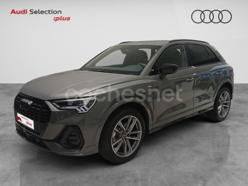 AUDI Q3 Black line 35 TFSI S tron