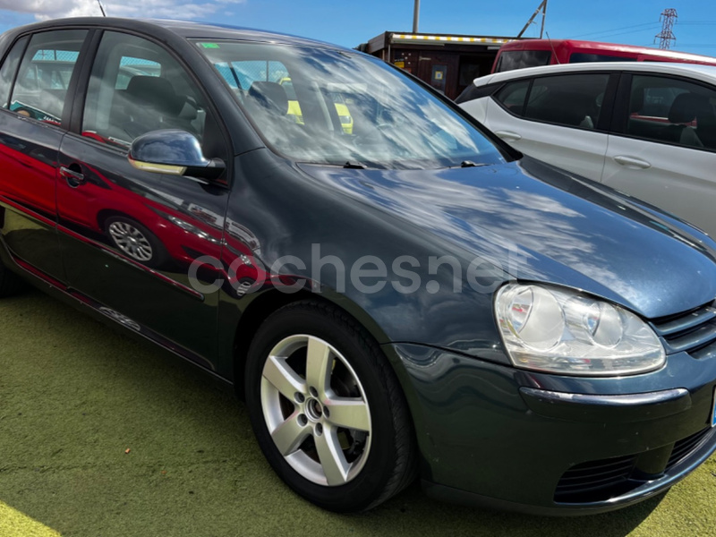 VOLKSWAGEN Golf Variant 1.6 Trendline