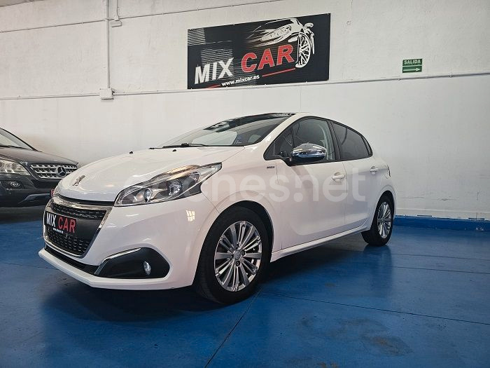 PEUGEOT 208 STYLE 1.6 BlueHDi