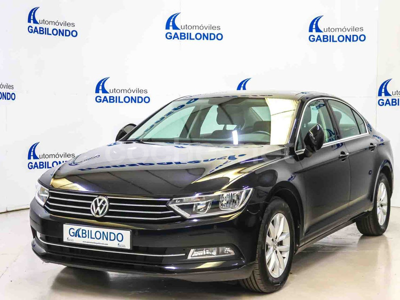 VOLKSWAGEN Passat Advance 1.6 TDI 88kW 120CV DSG 4p.