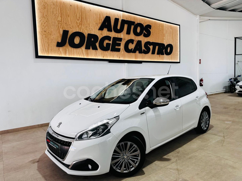 PEUGEOT 208 Signature BlueHDi