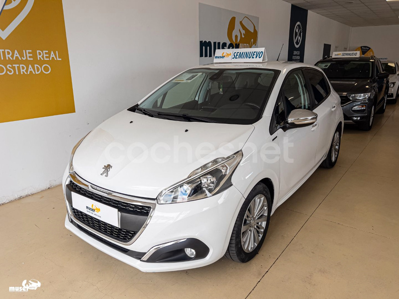 PEUGEOT 208 Signature BlueHDi