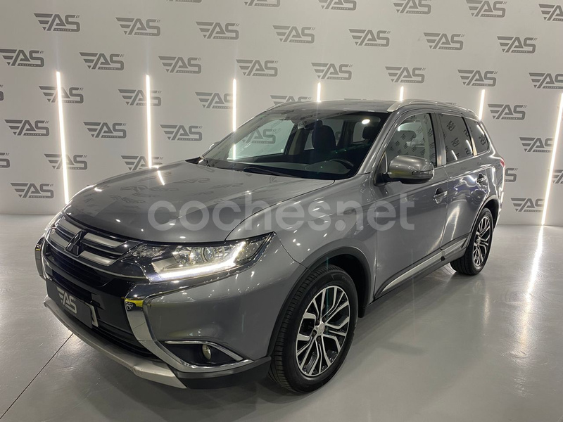 MITSUBISHI Outlander 220 DID Motion 2WD 5 Plazas