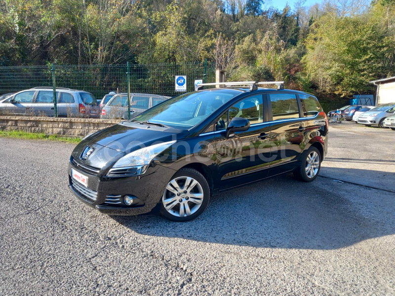 PEUGEOT 5008 Access 1.6 HDI 112 FAP