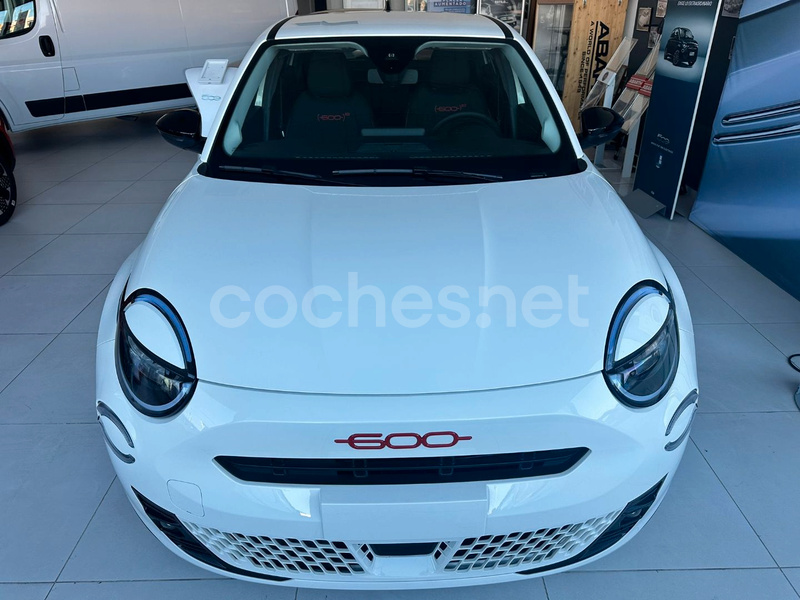 FIAT 600 600e RED 54kwh
