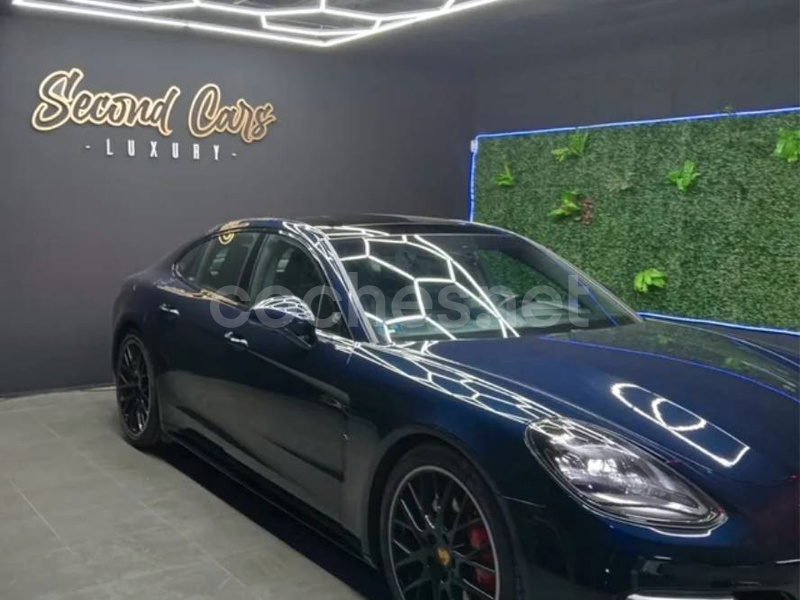 PORSCHE Panamera 4 EHybrid