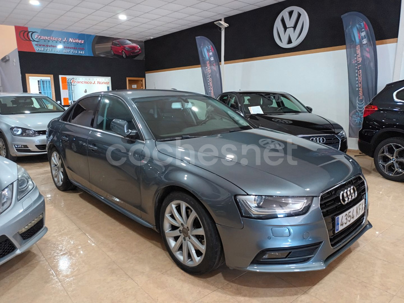 AUDI A4 2.0 TDI S line edition