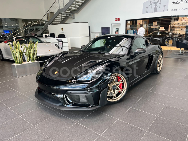 PORSCHE 718 Cayman GT4 RS