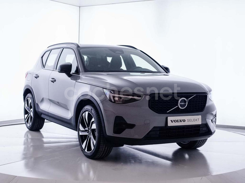 VOLVO XC40 2.0 B3 G Plus Dark Auto