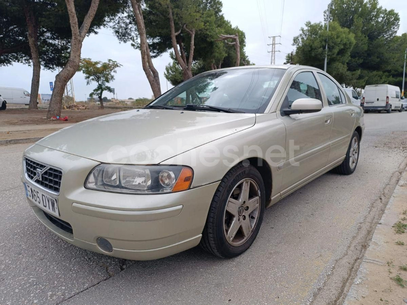 VOLVO S60 2.4D Momentum 4p.