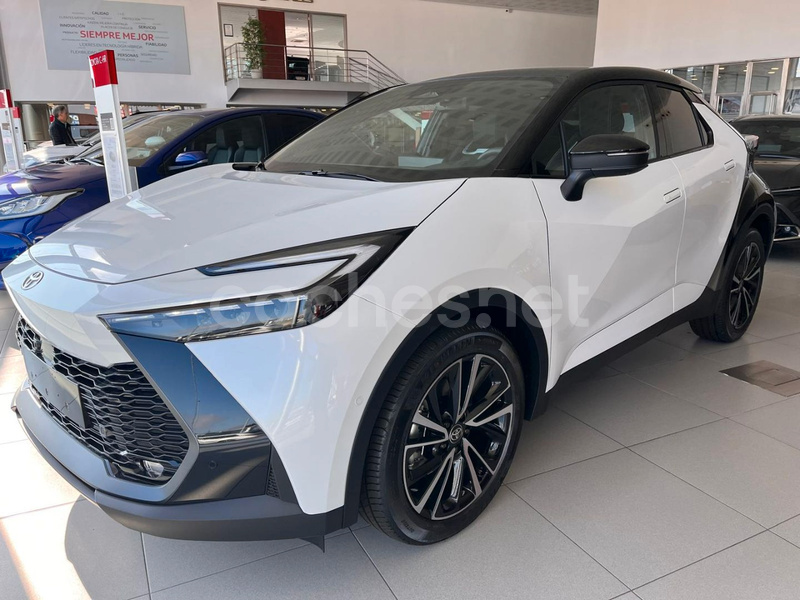 TOYOTA C-HR 2.0 220PH Premiere Edition