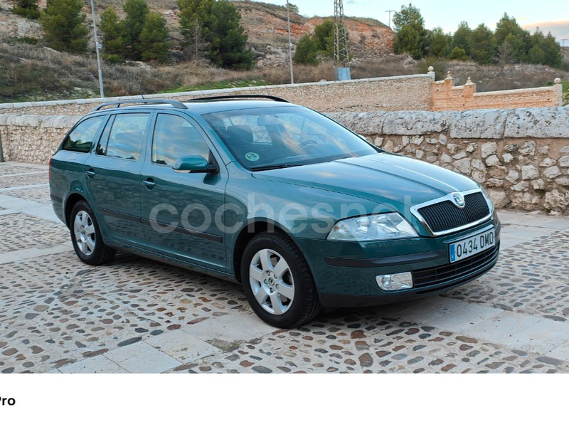 SKODA Octavia 2.0 TDI Elegance Combi