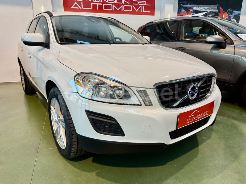 VOLVO XC60 2.4 D5 AWD Kinetic 5p.