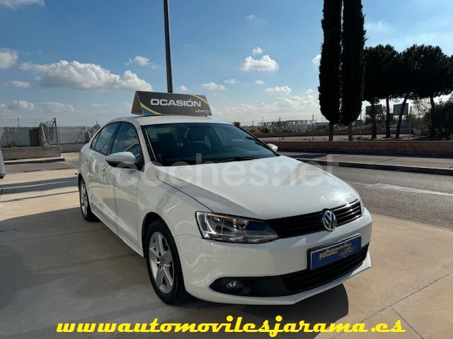 VOLKSWAGEN Jetta 1.6 TDI Advance Bluemotion Tech