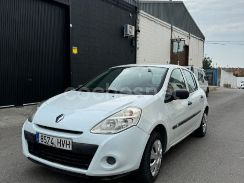 RENAULT Clio III Collection 1.2 16v 75 E5B