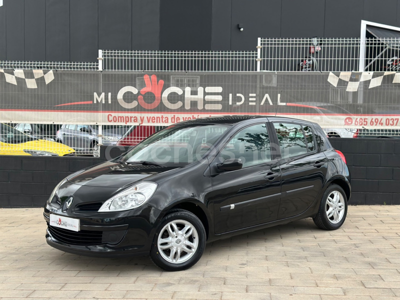 RENAULT Clio Privilege 1.4 16v