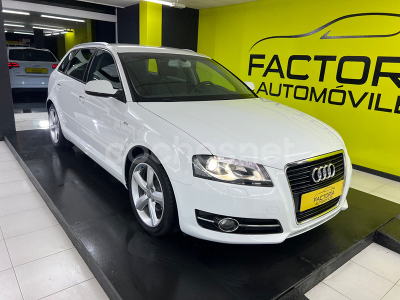 AUDI A3 Sportback 1.6 TDI 105 Stronic Attraction