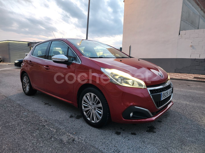 PEUGEOT 208 ALLURE 1.6 BlueHDi 100