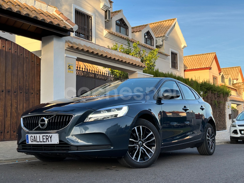 VOLVO V40 2.0 D2 Momentum