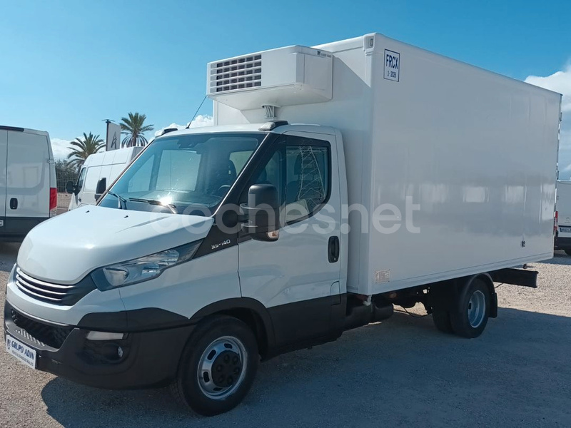 IVECO 35C14 ISOTERMO FRIO CONGELACION 3 CARRILES GANCHOS Y ESCALERA