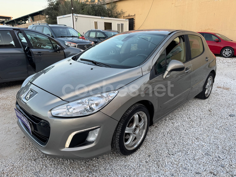 PEUGEOT 308 Access 1.4 VTi 98