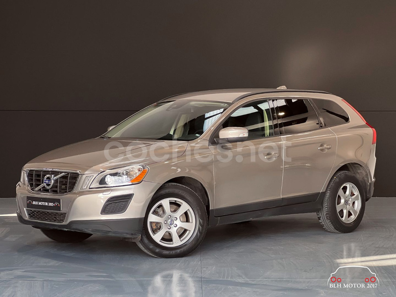 VOLVO XC60 2.0 D3 Momentum Auto