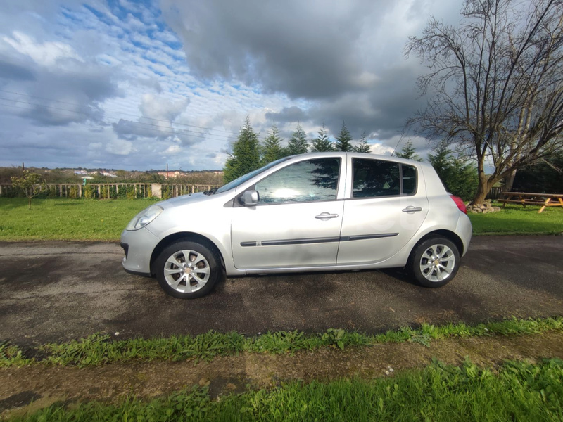 RENAULT Clio Authentique 1.2 16v eco2