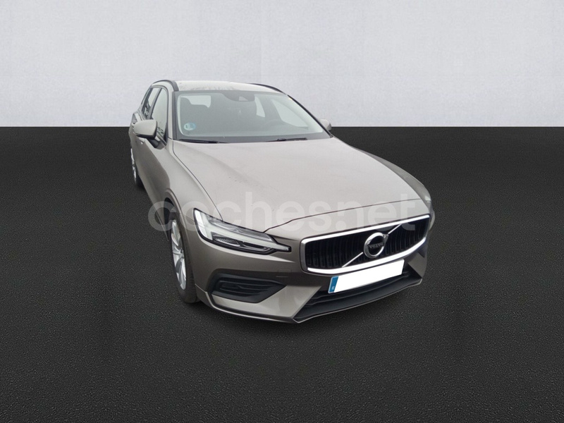 VOLVO V60 2.0 B4 D Momentum Auto