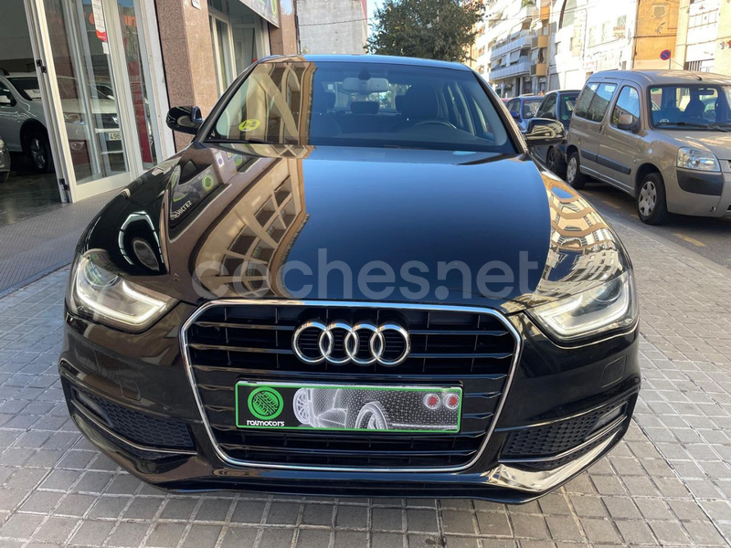 AUDI A4 2.0 TDI S line edition