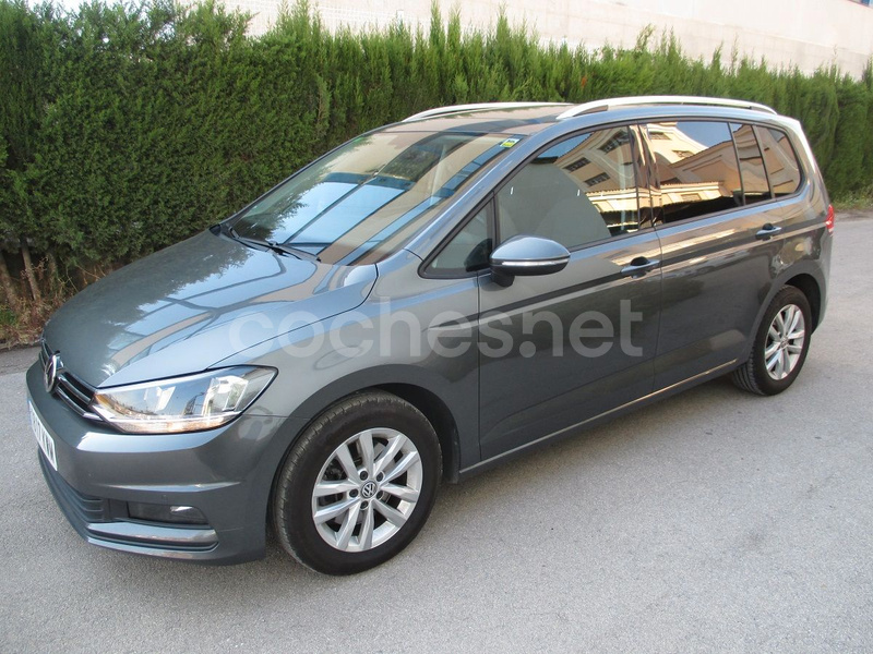 VOLKSWAGEN Touran Advance 1.6 TDI