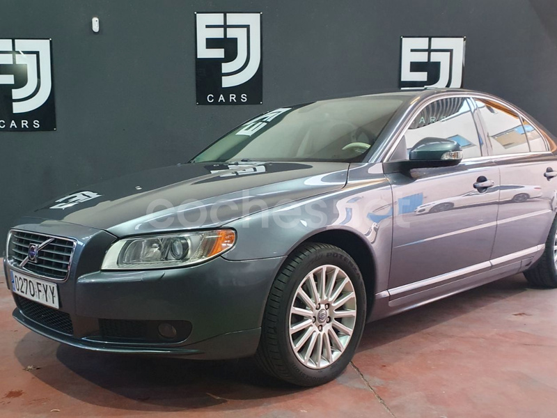 VOLVO S80 2.5T Summum