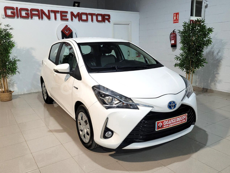 TOYOTA Yaris 1.5 100H Advance