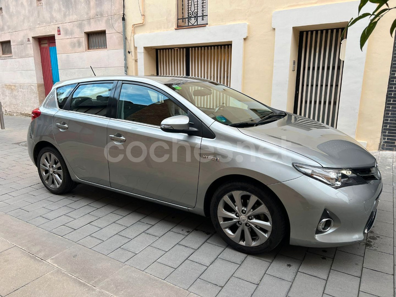 TOYOTA Auris Hybrid Advance