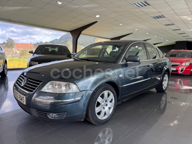 VOLKSWAGEN Passat 1.9 TDi 4Motion Highline