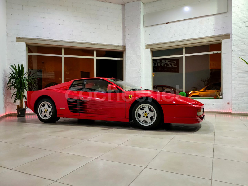 FERRARI TESTAROSSA