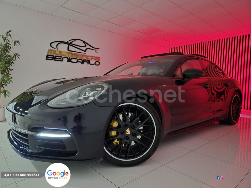 PORSCHE Panamera 4