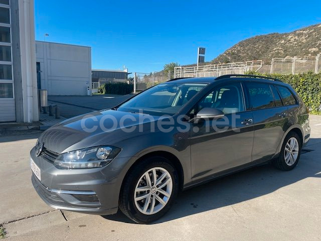 VOLKSWAGEN Golf Advance 1.6 TDI Variant