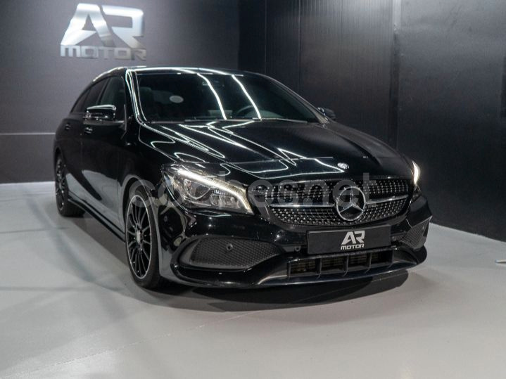 MERCEDES-BENZ Clase CLA CLA 220 d AMG Line Shooting Brake