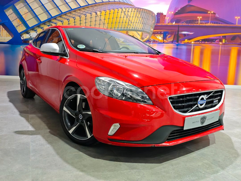 VOLVO V40 1.6 D2 RDesign Momentum Auto