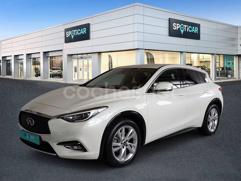 INFINITI Q30 1.6TC PREMIUM 7DCT