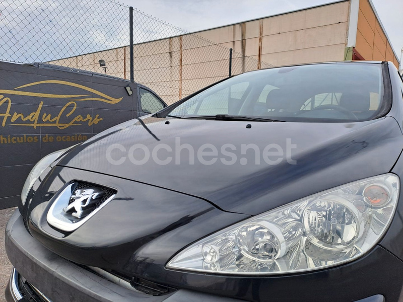 PEUGEOT 308 Confort 1.6 HDI 90