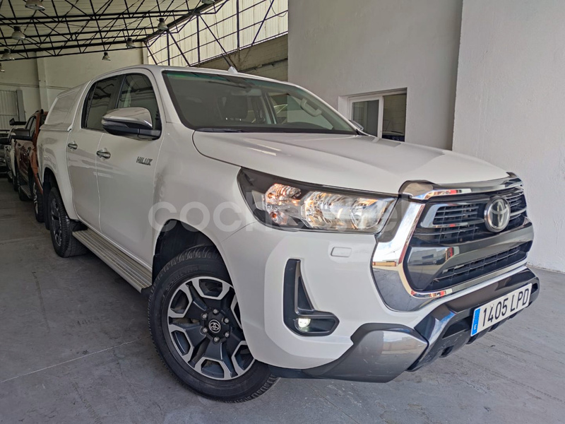 TOYOTA Hilux 2.8 D4D C. Doble Invincible AT