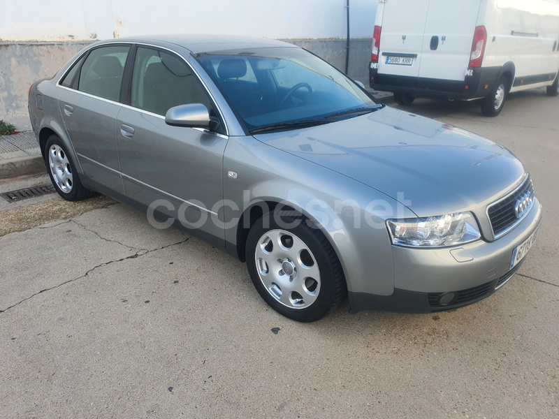 AUDI A4 1.9 TDI 6 velocidades