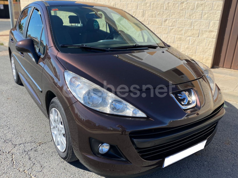 PEUGEOT 207 ACTIVE 1.4i 75