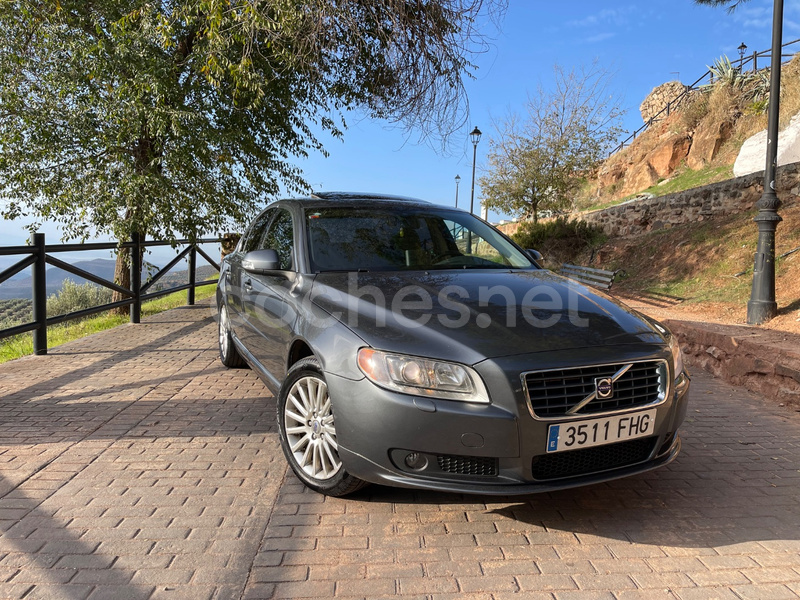 VOLVO S80 2.5T Summum