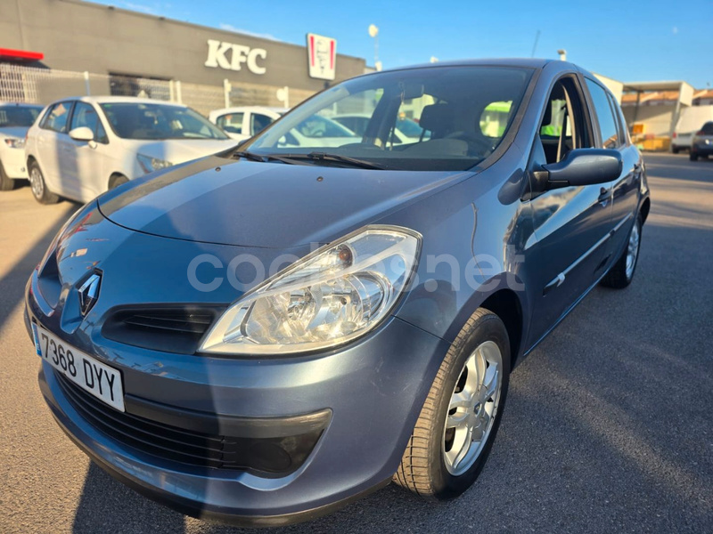 RENAULT Clio Confort Expression 1.2 16v