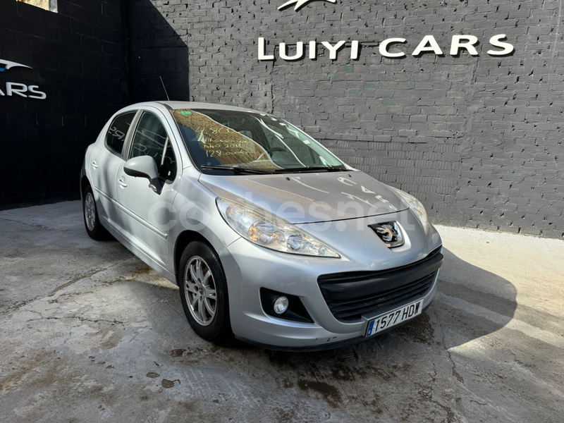 PEUGEOT 207 ACTIVE 1.4i 75