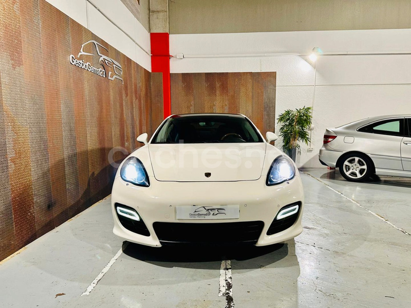 PORSCHE Panamera Turbo