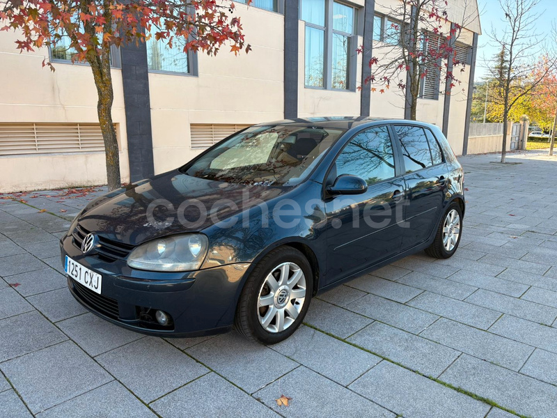 VOLKSWAGEN Golf 2.0 TDI DSG Sportline