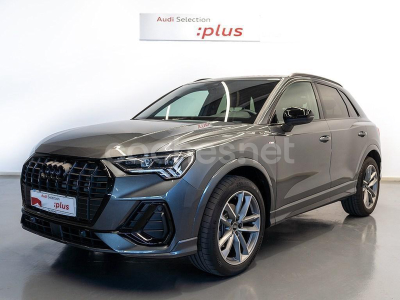 AUDI Q3 Black line 35 TFSI S tron